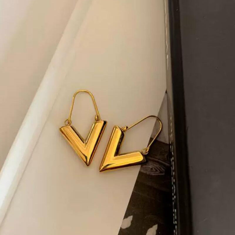 Dames V-Vormige Oorbellen met Retro Uitstraling | Levanita