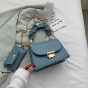 Dames Compacte Schoudertas met Ketting en Geplooide Handgreep | Ladeo