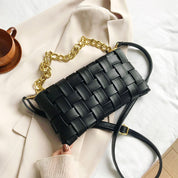 Dames Trendy Geweven Schoudertas met Gouden Ketting | Larosa