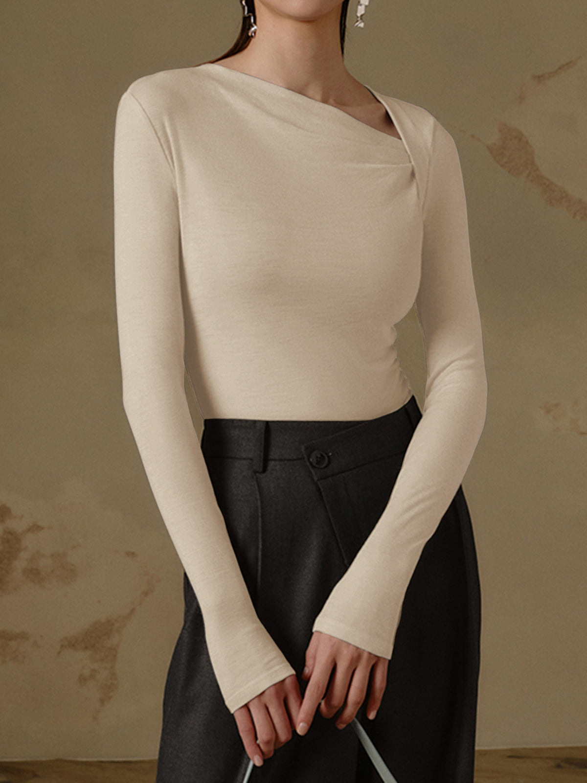 Dames Asymmetrische Top met Lange Mouwen – Elegante Shirt Top | Thyana