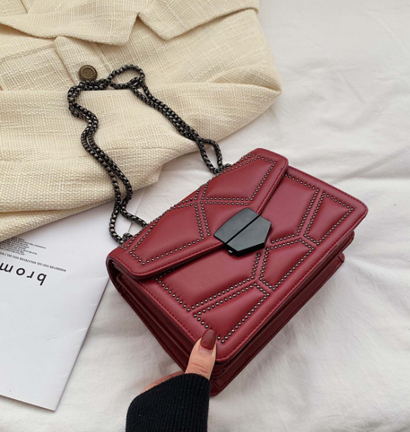 Dames Trendy Crossbody Tas met Stud Details en Ketting | Linda