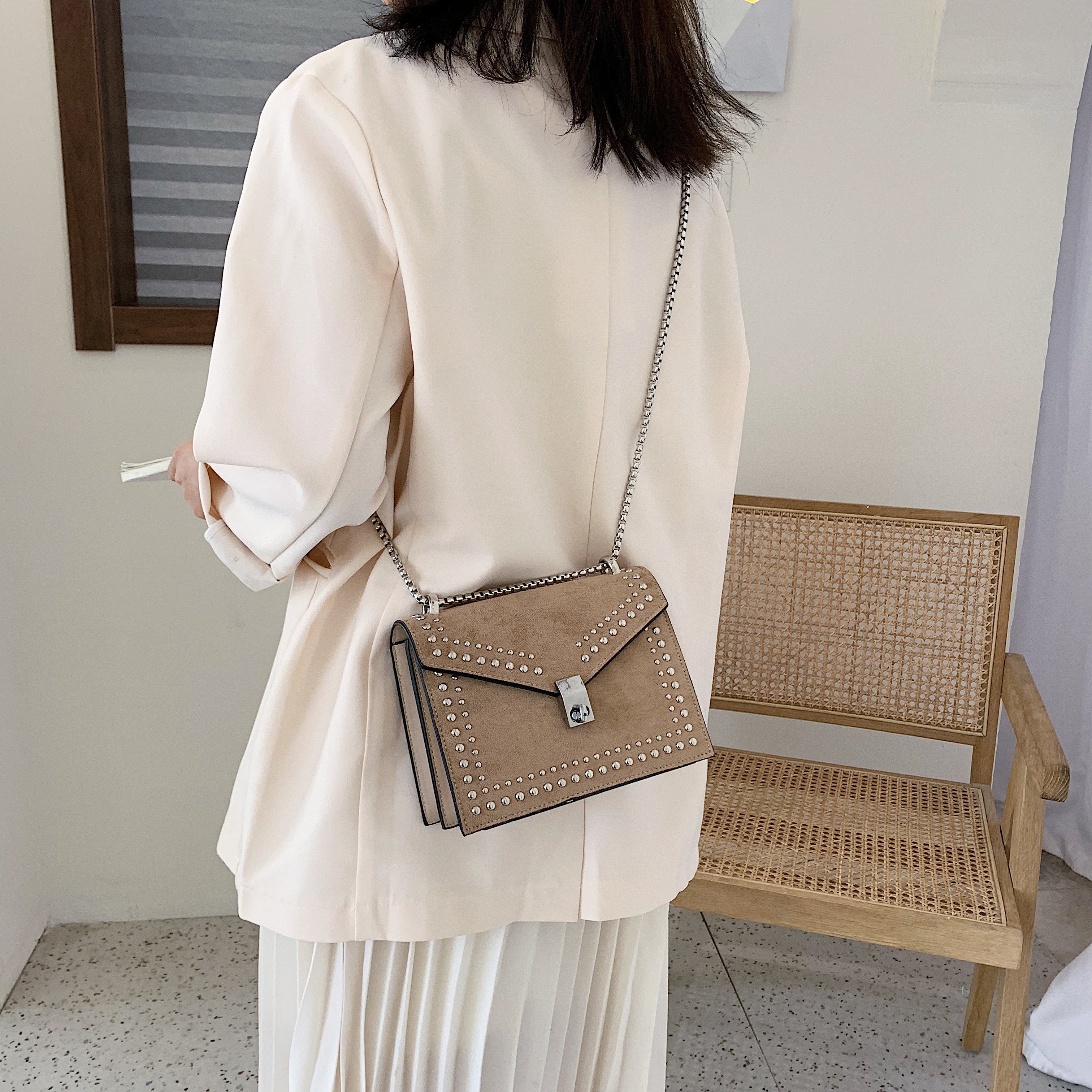 Dames Trendy Kleine Schoudertas met Stud Details | Leni