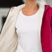 Dames Stijlvolle Elegante Rode Gewatteerde Jas met Capuchon en Witte Voering | Besos