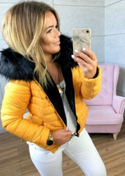 Dames Elegante Stijlvolle Gewatteerde Winterjas met Luxe Faux Fur Capuchon | Borea