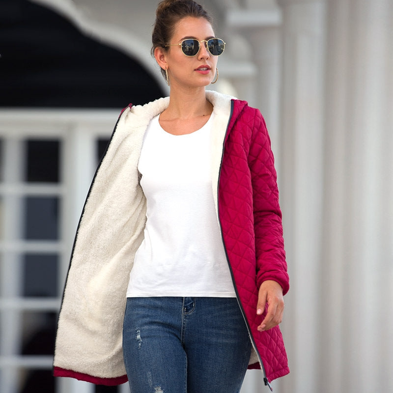 Dames Stijlvolle Elegante Rode Gewatteerde Jas met Capuchon en Witte Voering | Besos