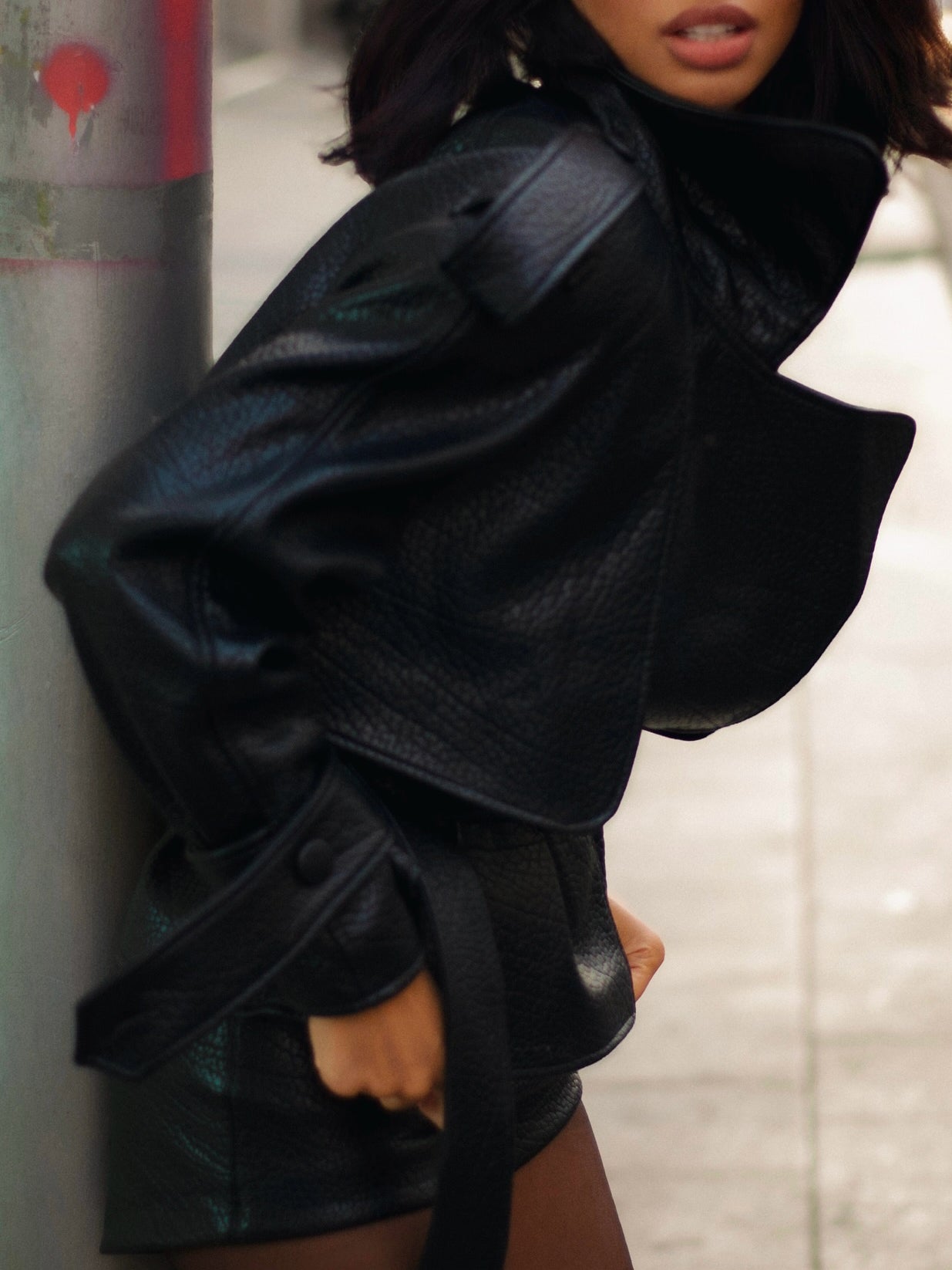 Dames Stoere Tweedelige Zwarte Leren Biker Set met Jas en Short | Dionne