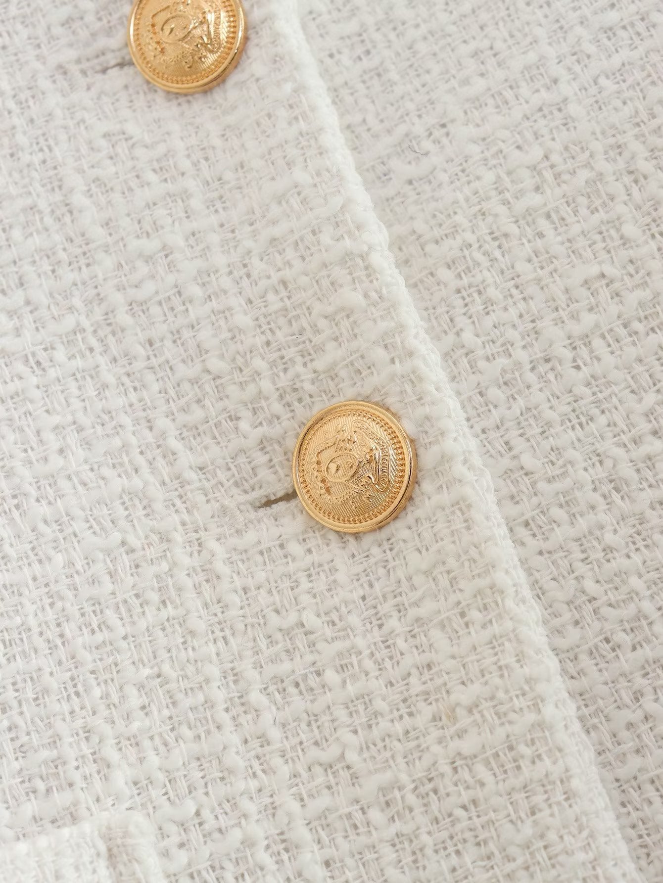 Dames Bouclé Jas met Gouden Knopen | Bessie