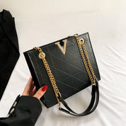 Dames Trendy Retro Schoudertas met Ketting Detail | Layda