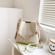 Dames Trendy Veelzijdige Zomerse Crossbody Schoudertas met Ketting Detail | Lini