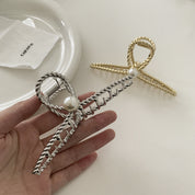 Dames Trendy Haarclip met Gedraaid Metaal en Parel | Lincy