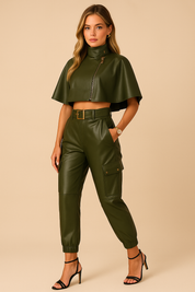 Dames Exclusieve Stijlvolle Olijfgroene Faux Leather Tweedelige Set met Crop Top en Hoge Taille Broek | Doutzen