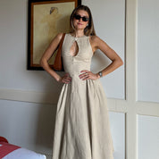 Dames Elegante Linnen Look A-lijn Zomer Jurk met Volume Rok en Subtiel Cut-out Detail | Gambly