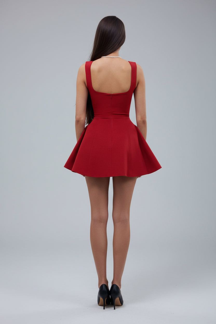 Dames Elegante Mini Jurk met Vierkante Halslijn | Getailleerde A-lijn Jurk voor een Vrouwelijke Look | Gida