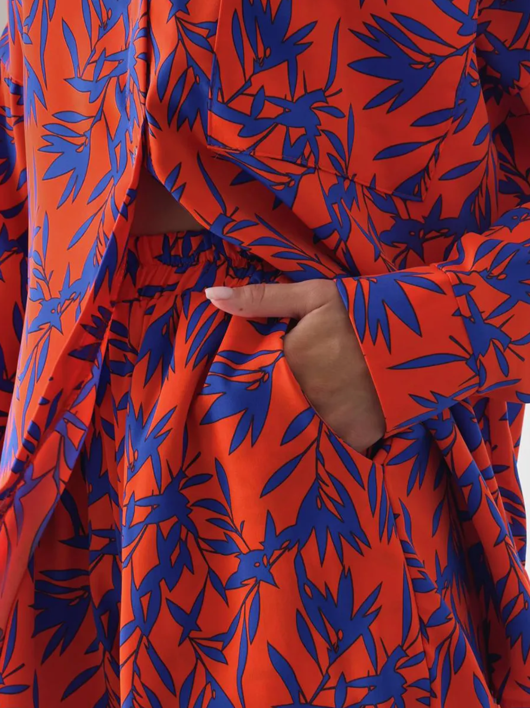 Dames Oranje Set Met Blad Palm Print | Tweedelige Blouse En Short Set Voor Zomer & Vakantie | Gamza