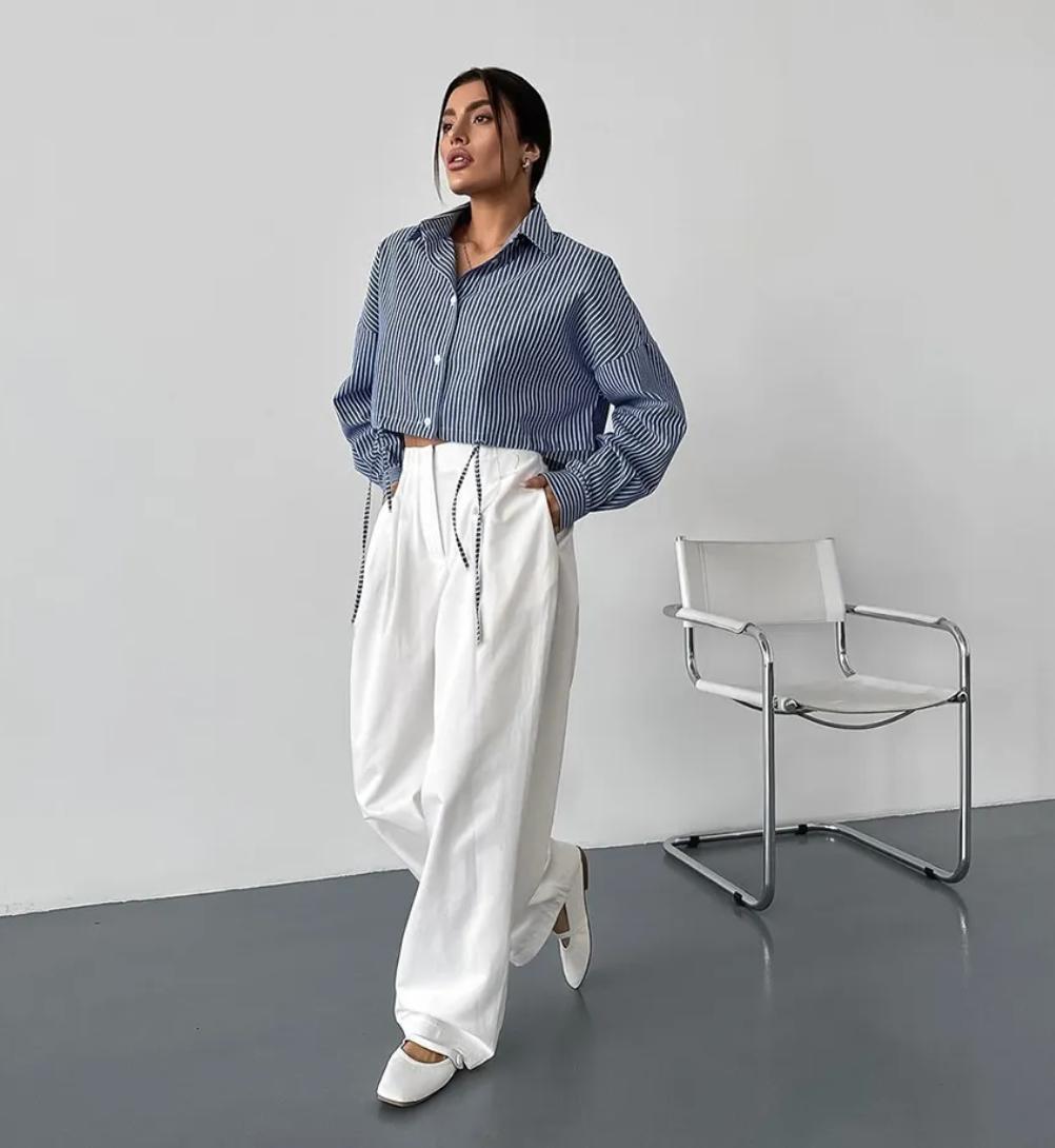 Dames Trendy Losvallende Gestreepte Cropped Blouse met Strikdetail | Gelaine