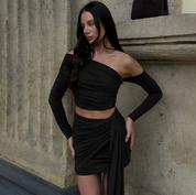 Dames Tweedelige Set met Off-Shoulder Top en Plooien Mini Rok | Trendy, Verleidelijk en Slim Fit | Genaya