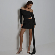 Dames Tweedelige Set met Off-Shoulder Top en Plooien Mini Rok | Trendy, Verleidelijk en Slim Fit | Genaya