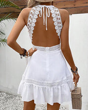 Dames Luchtige Elegante Halter Jurk met Kantdetails en Open Rug Detail | Gjorja