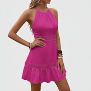 Dames Luchtige Elegante Halter Jurk met Kantdetails en Open Rug Detail | Gjorja