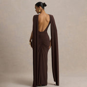 Dames Elegante Rugloze Maxi Jurk met Dramatische Cape Details | Slim Fit en Open Rug | Gladys