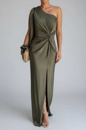 Dames One-Shoulder Satijnen Maxi Jurk met Split | Luxe Glans & Verleidelijke Elegantie | Glammy