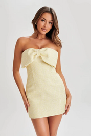Dames Elegante Tweed Look Strapless Slim Fit Mini Jurk met Strikdetail | Glanthea