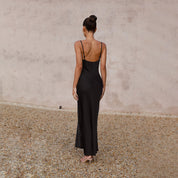 Dames Elegante Satijnen Look Maxi Jurk met Open Rug | Trendy, Luxe en Vrouwelijk | Gosepa