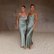 Dames Elegante Satijnen Look Maxi Jurk met Open Rug | Trendy, Luxe en Vrouwelijk | Gosepa