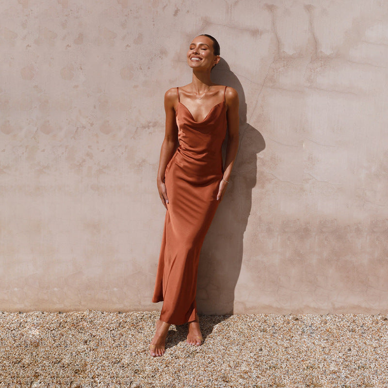 Dames Elegante Satijnen Look Maxi Jurk met Open Rug | Trendy, Luxe en Vrouwelijk | Gosepa