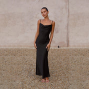 Dames Elegante Satijnen Look Maxi Jurk met Open Rug | Trendy, Luxe en Vrouwelijk | Gosepa