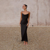 Dames Elegante Satijnen Look Maxi Jurk met Open Rug | Trendy, Luxe en Vrouwelijk | Gosepa