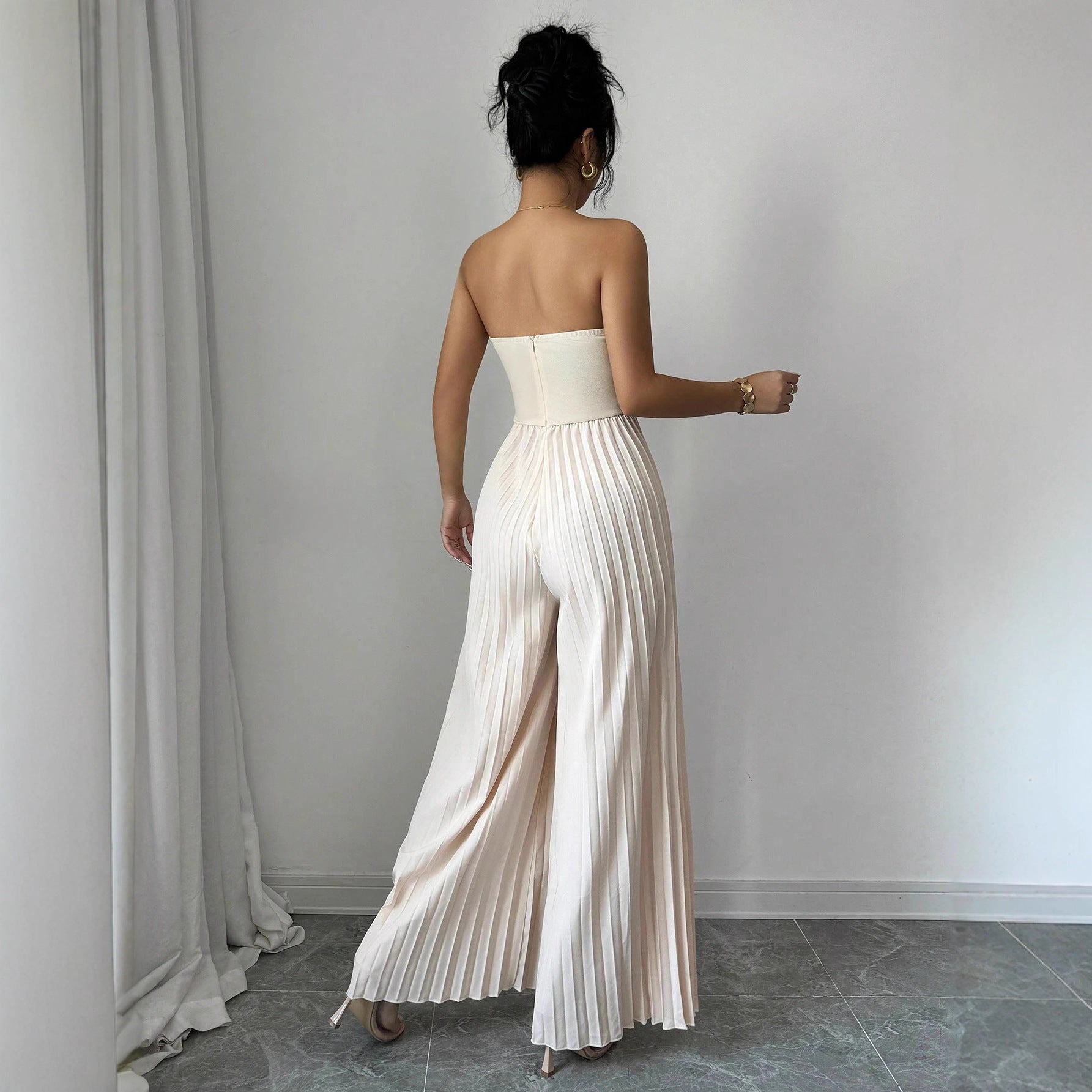 Dames Elegante Plissé Bandeau Jumpsuit met Wijde Pijpen en Korset Detail | Goyce