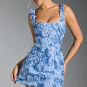 Dames Mini Jurk met 3D Bloemen en Brede Bandjes | Speels, Vrouwelijk & Opvallend Elegant | Ganiela