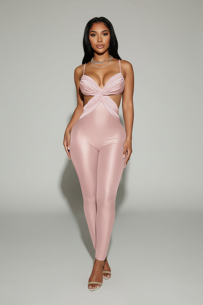 Dames Glamoureus Satijnen Look Jumpsuit met Cut Out Details en Open Rug | Statement Party Look | Gusia