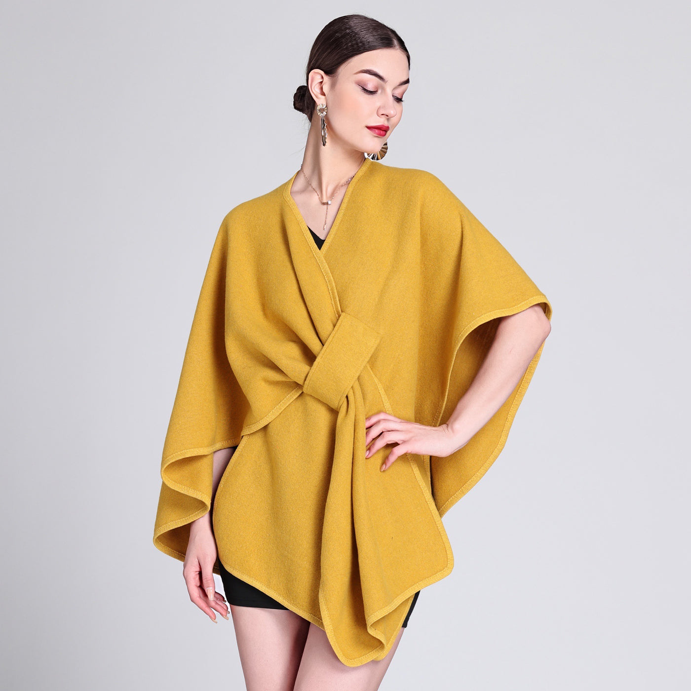 Dames Stijlvolle Elegante Poncho met Riem Detail | Leandra