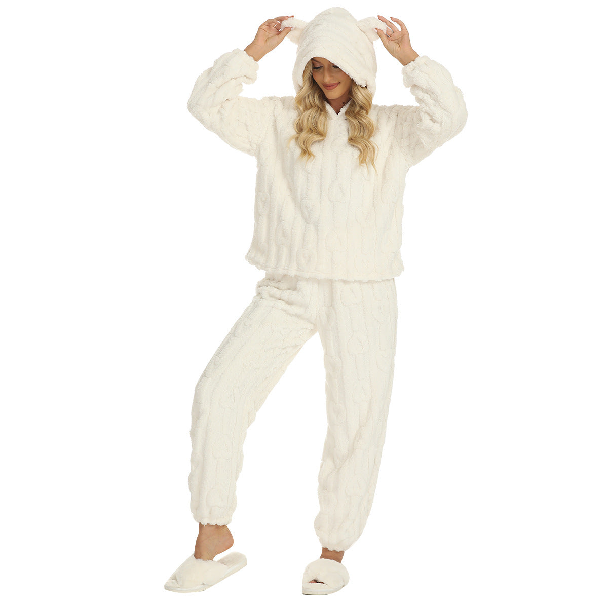 Dames Comfortabele Trendy Teddy Pyjama Set met Oortjes en Hartjes Print | Fedde