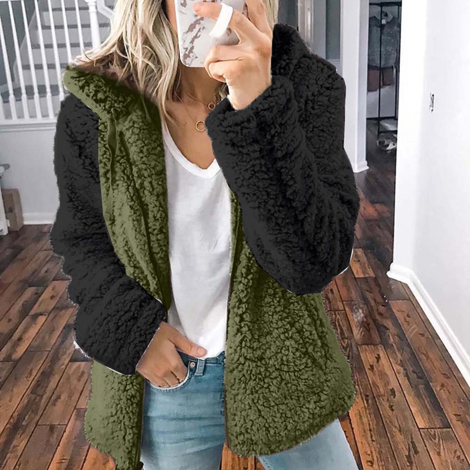 Dames Elegante Trendy Teddy Fleece Vest met Contrast Mouwen en Capuchon | Shantelle