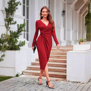 Dames Elegante Slimfit Jurk met V-hals, Tailleplooien en Lange Mouwen | Nilay