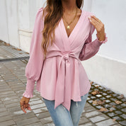 Dames Elegante Top met V-hals en Tailleband met Strikdetail | Hover